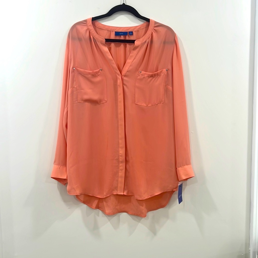 NWT Woman’s Apt. 9 Tunic Top, Splitneck Size Large